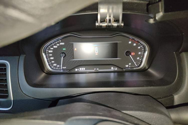 Used SAIC MAXUS G10 2023 2.0T Manual Multi-Function Version Diesel 7/8/9 Seats Instrument Cluster