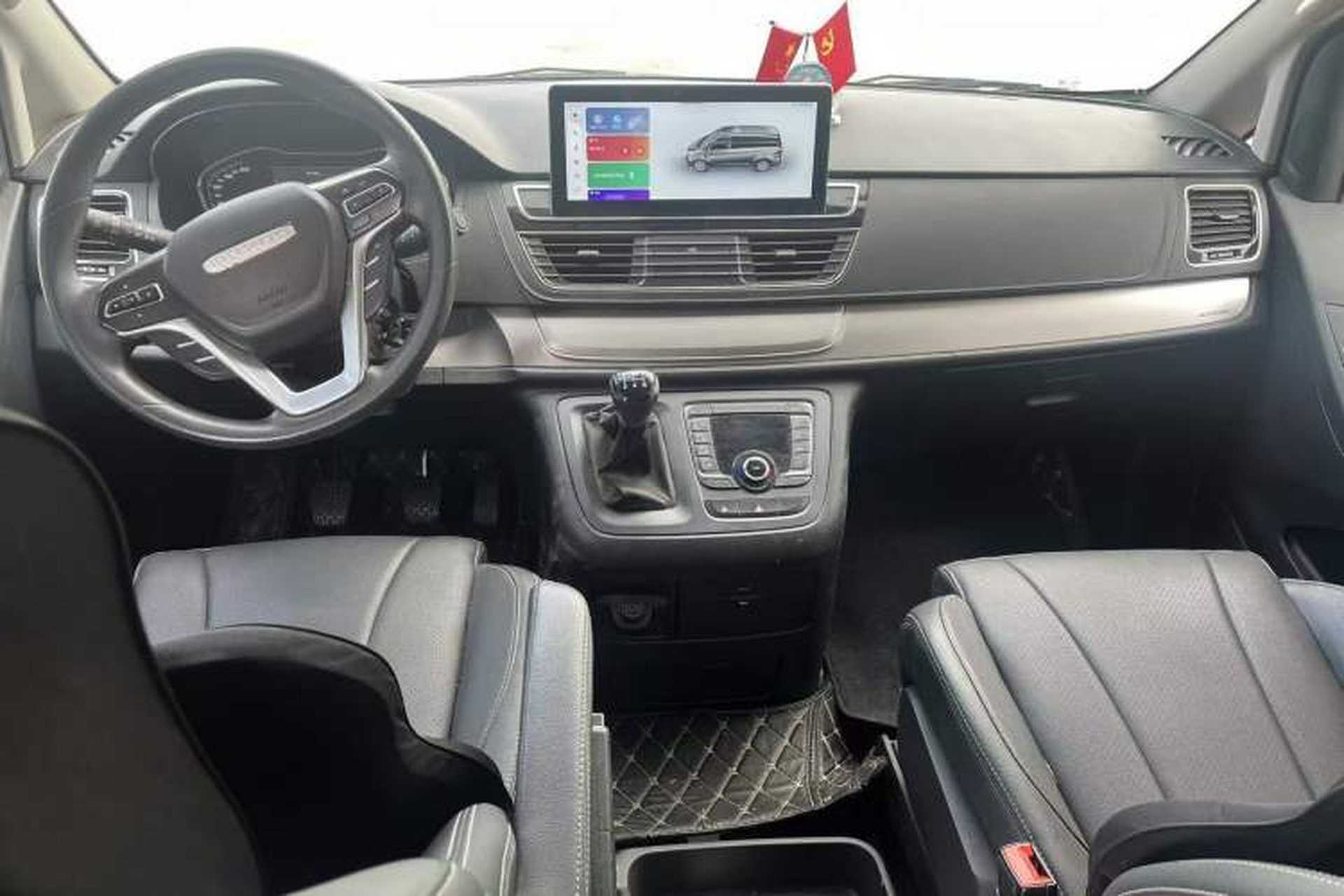 Used SAIC MAXUS G10 2023 Facelift 2.0L Manual Multi-Function Version Gasoline 7-Seater Interior 1
