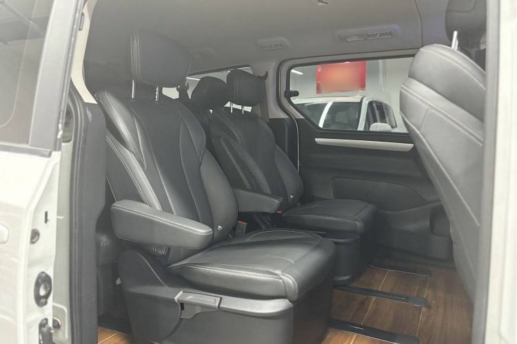 Used SAIC MAXUS G10 2023 2.0T Manual Multi-Function Version Diesel 7/8/9 Seats Interior 10
