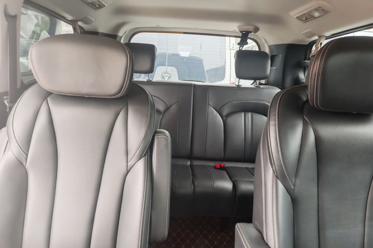 Used SAIC MAXUS G10 2023 2.0T Manual Multi-Function Version Diesel 7/8/9 Seats Interior 6
