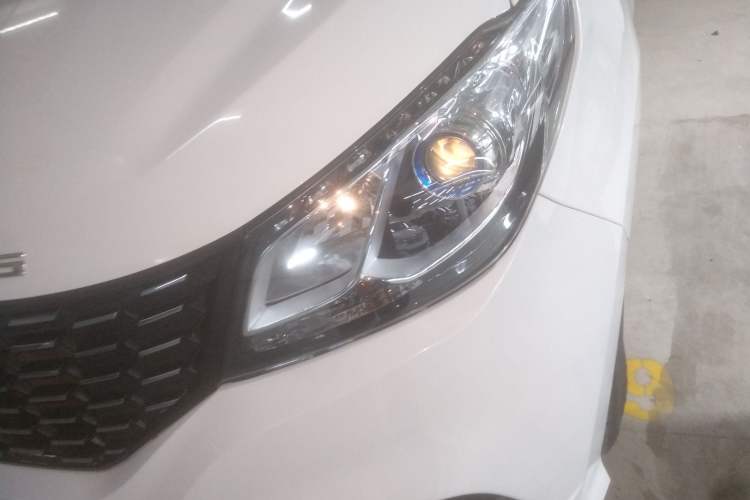 Used SAIC MAXUS G10 2023 Facelift 2.0L Manual Multi-Function Version Gasoline 7-Seater Left Front Headlight