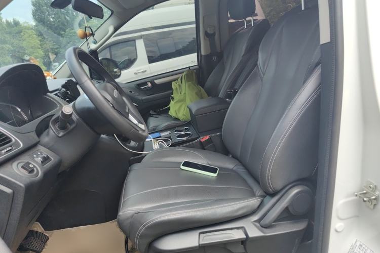 Used SAIC MAXUS G10 2023 Facelift 2.0L Manual Multi-Function Version Gasoline 7-Seater Left Front Seat