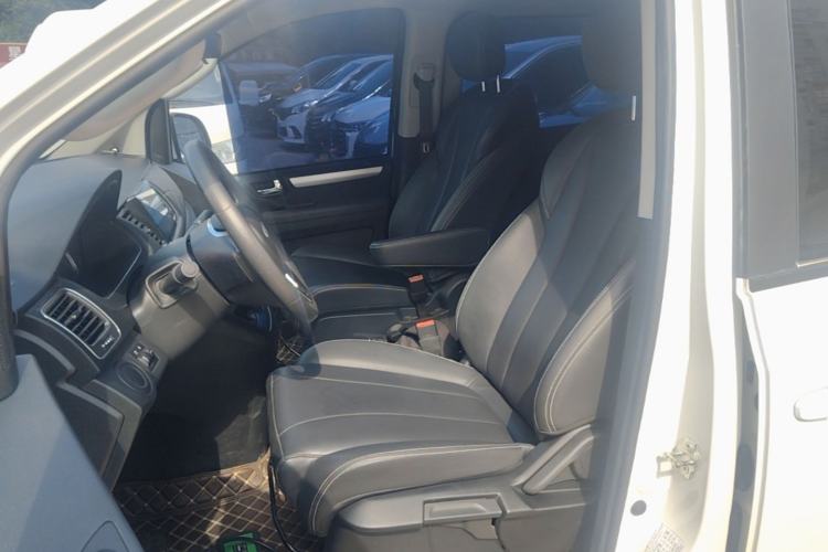 Used SAIC MAXUS G10 2023 2.0T Manual Multi-Function Version Diesel 7/8/9 Seats Left Front Seat