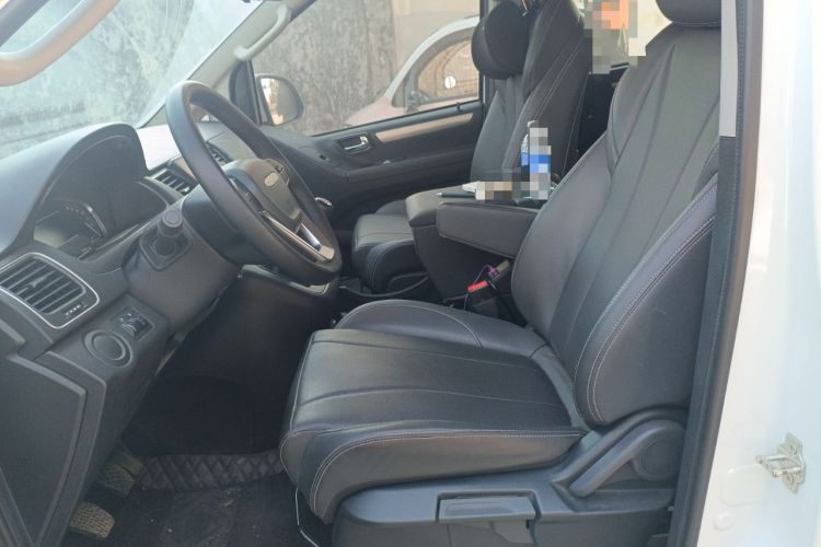 Used SAIC MAXUS G10 2023 2.0L Manual Multi-Function Version Gasoline 7 Seats Left Front Seat
