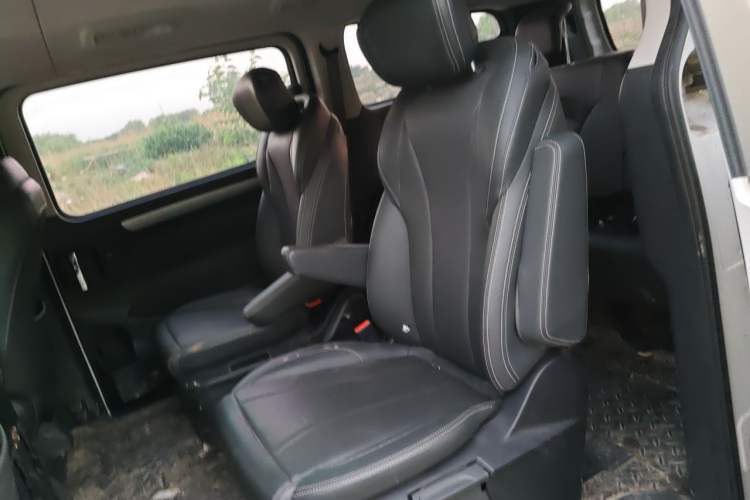 Used SAIC MAXUS G10 2023 2.0L Manual Multi-Function Version Gasoline 7 Seats Left Rear Seat