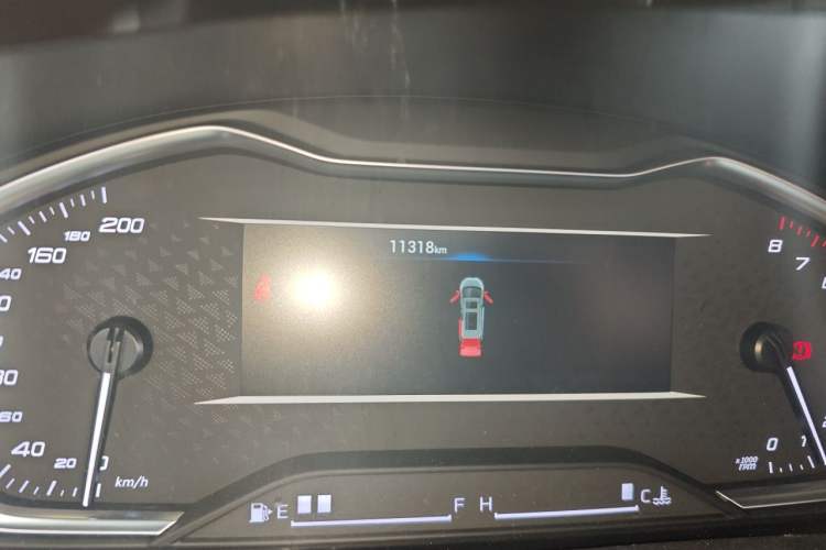 Used SAIC MAXUS G10 2023 2.0L Manual Multi-Function Version Gasoline 7 Seats Odometer Close Up