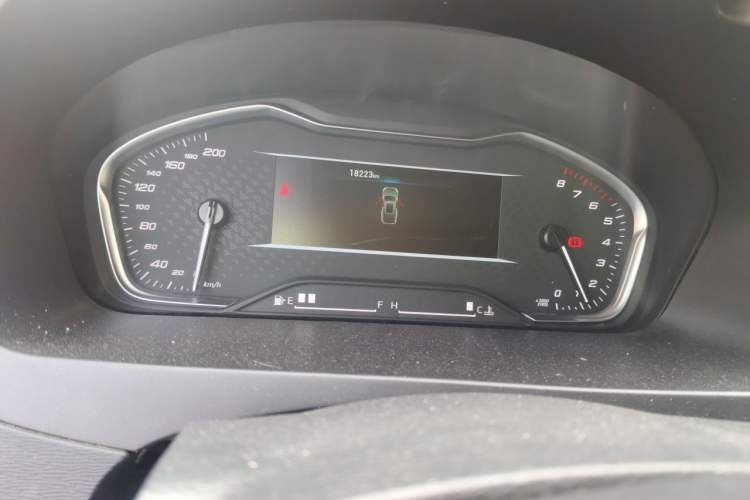 Used SAIC MAXUS G10 2023 2.0L Manual Multi-Function Version Gasoline 7 Seats Odometer Close Up