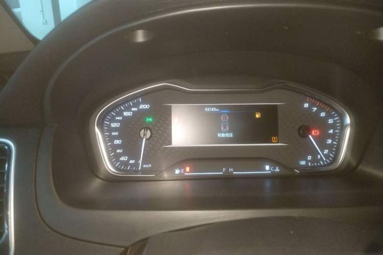 Used SAIC MAXUS G10 2023 Facelift 2.0L Manual Multi-Function Version Gasoline 7-Seater Odometer Close Up
