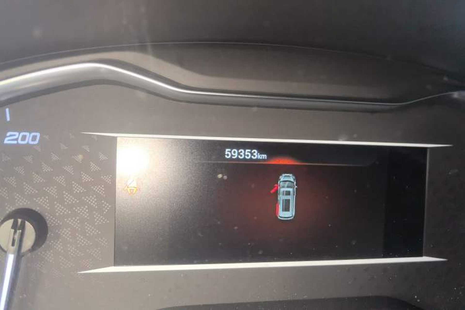 Used SAIC MAXUS G10 2023 2.0T Manual Multi-Function Version Diesel 7/8/9 Seats Odometer Close Up