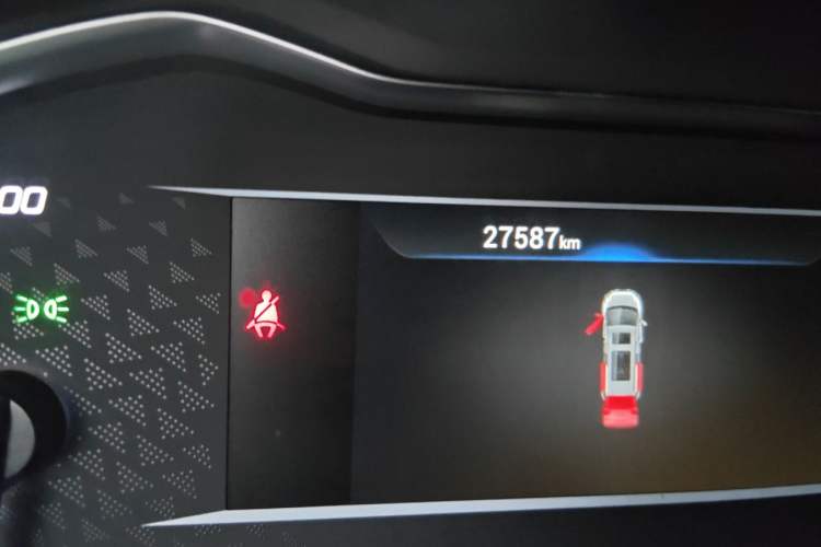 Used SAIC MAXUS G10 2023 2.0L Manual Multi-Function Version Gasoline 7 Seats Odometer Close Up
