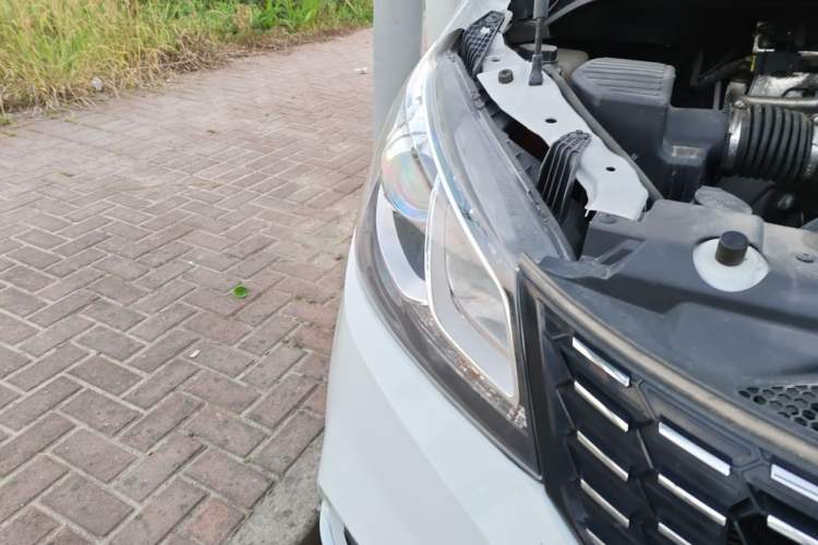 Used SAIC MAXUS G10 2023 2.0L Manual Multi-Function Version Gasoline 7 Seats Right Front Headlight
