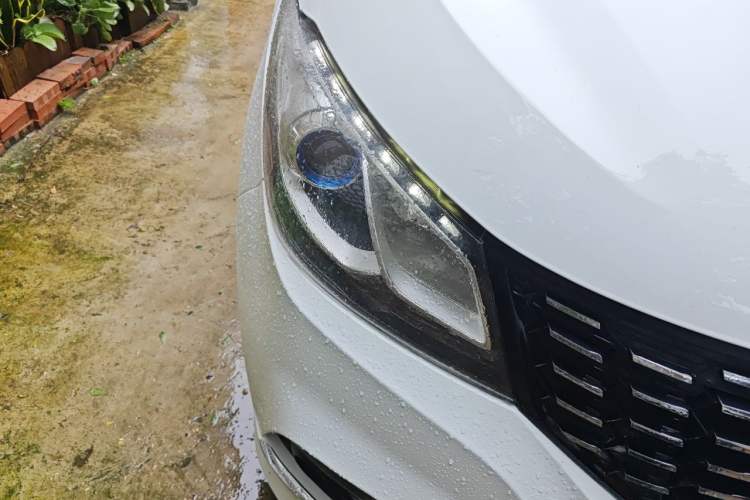 Used SAIC MAXUS G10  Right Front Headlight