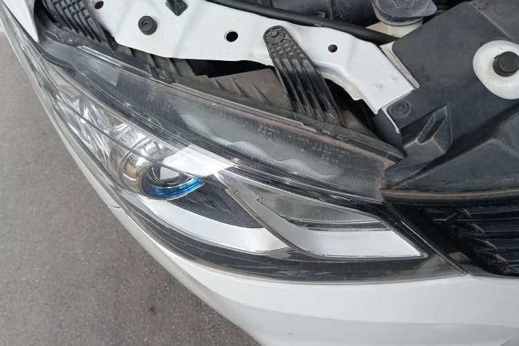 Used SAIC MAXUS G10 2023 2.0T Manual Multi-Function Version Diesel 7 Seats Right Front Headlight