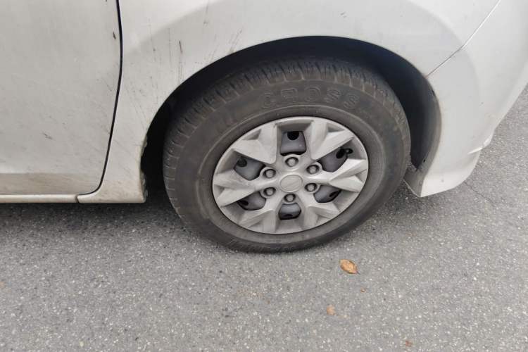Used SAIC MAXUS G10 2023 2.0L Manual Multi-Function Version Gasoline 7 Seats Right Front Wheel Hub
