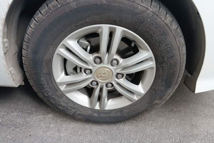 Used SAIC MAXUS G10 2023 2.0T Manual Multi-Function Version Diesel 7 Seats Right Front Wheel Hub