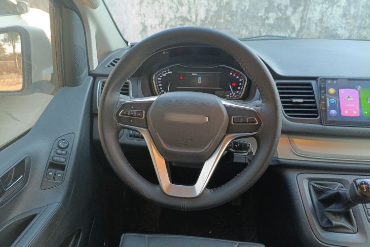 Used SAIC MAXUS G10 2023 2.0L Manual Multi-Function Version Gasoline 7 Seats Steering Wheel