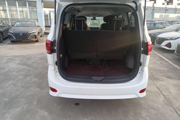 Used SAIC MAXUS G10 2023 2.0T Manual Multi-Function Version Diesel 7/8/9 Seats Trunk
