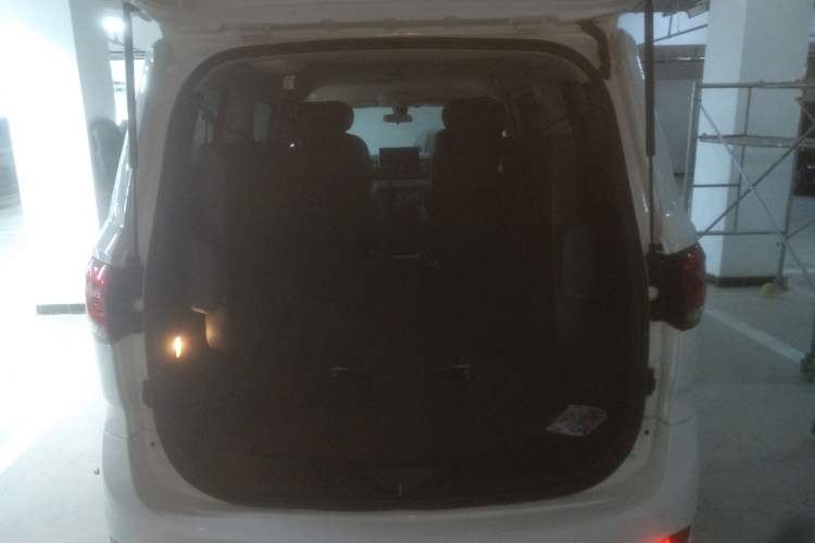 Used SAIC MAXUS G10 2023 Facelift 2.0L Manual Multi-Function Version Gasoline 7-Seater Trunk