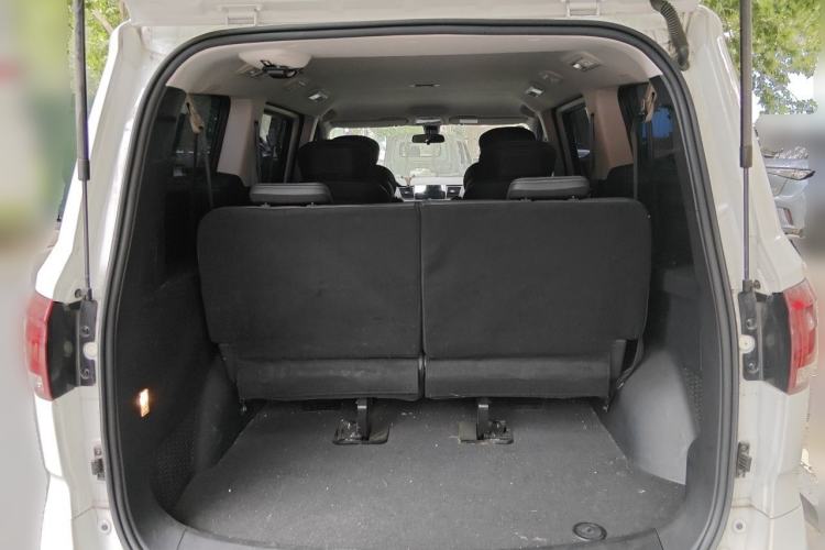 Used SAIC MAXUS G10 2023 2.0L Manual Multi-Function Version Gasoline 7 Seats Trunk