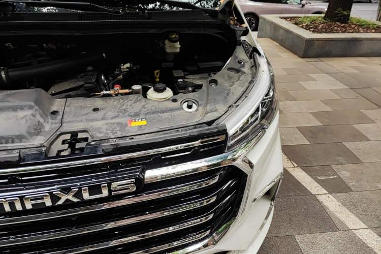 Used SAIC MAXUS G10 2024 2.0L Manual Multifunction Travel Edition CNG 9-Seater Engine Bay Left