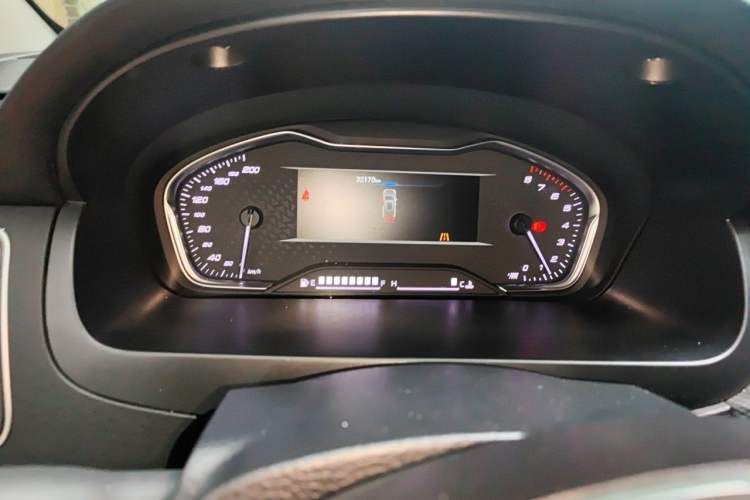 Used SAIC MAXUS G10 2024 2.0L Manual Multifunction Travel Edition CNG 9-Seater Instrument Cluster