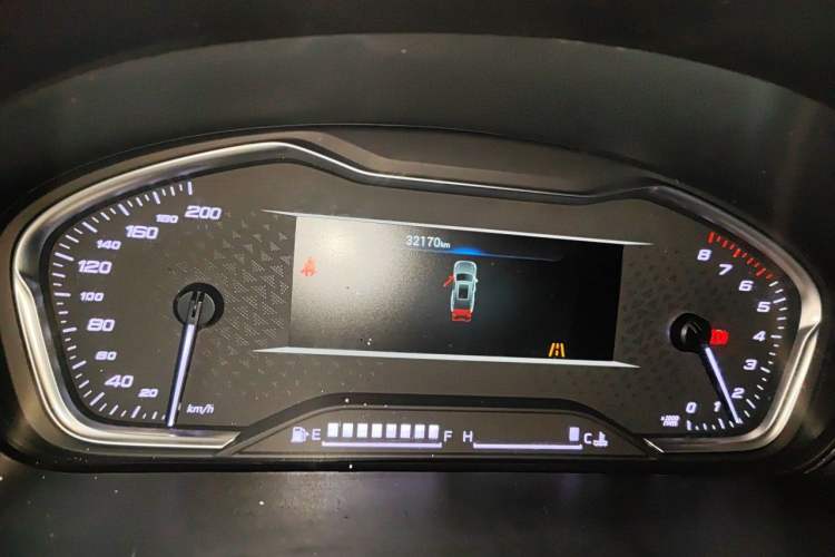 Used SAIC MAXUS G10 2024 2.0L Manual Multifunction Travel Edition CNG 9-Seater Odometer Close Up