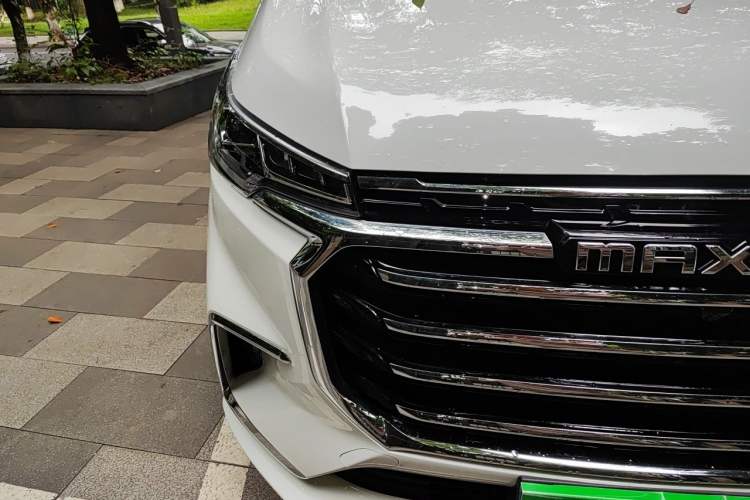Used SAIC MAXUS G10 2024 2.0L Manual Multifunction Travel Edition CNG 9-Seater Right Front Headlight