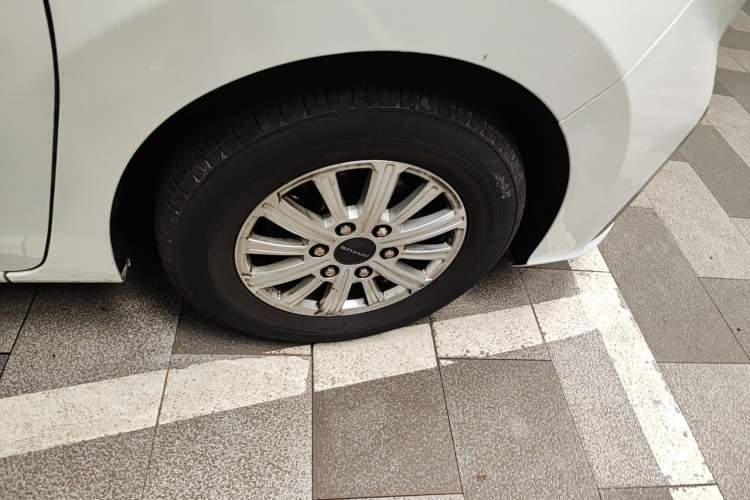 Used SAIC MAXUS G10 2024 2.0L Manual Multifunction Travel Edition CNG 9-Seater Right Front Wheel Hub
