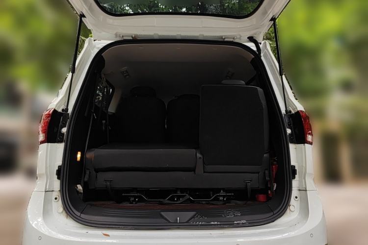 Used SAIC MAXUS G10 2024 2.0L Manual Multifunction Travel Edition CNG 9-Seater Trunk