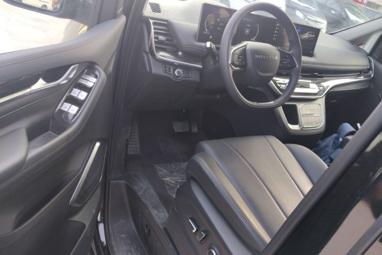 Used SAIC MAXUS G10 2025 MAX 2.0T Automatic Luxury Edition Diesel 7-Seater Driver Seat
