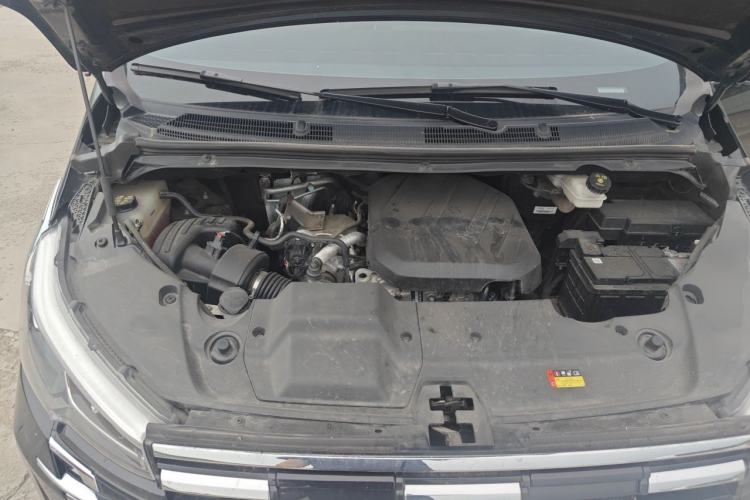 Used SAIC MAXUS G10 2025 MAX 2.0T Automatic Flagship Edition Gasoline 7-Seater Engine Bay
