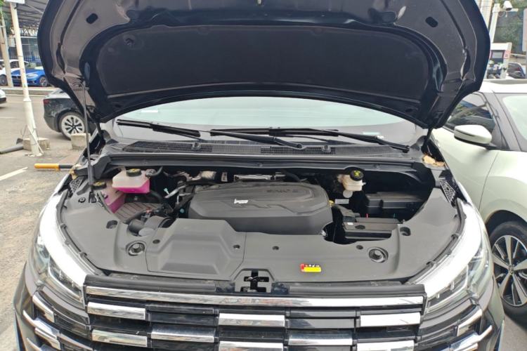 Used SAIC MAXUS G10 2025 MAX 2.0T Automatic Luxury Edition Diesel 7-Seater Engine Bay