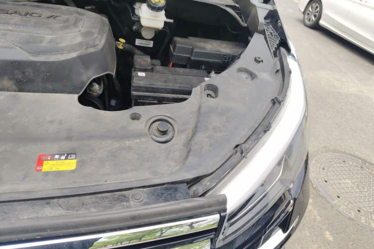 Used SAIC MAXUS G10 2025 MAX 2.0T Automatic Luxury Edition Diesel 7-Seater Engine Bay Left