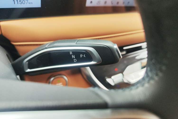 Used SAIC MAXUS G10 2025 MAX 2.0T Automatic Flagship Edition Gasoline 7-Seater Gear Lever