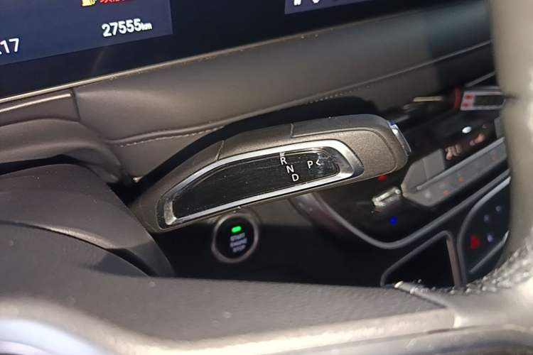 Used SAIC MAXUS G10 2025 MAX 2.0T Automatic Executive Edition Gasoline 7-Seater Gear Lever