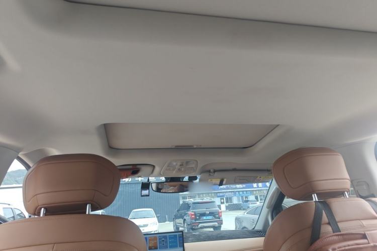 Used SAIC MAXUS G10 2025 MAX 2.0T Automatic Flagship Edition Gasoline 7-Seater Headliner