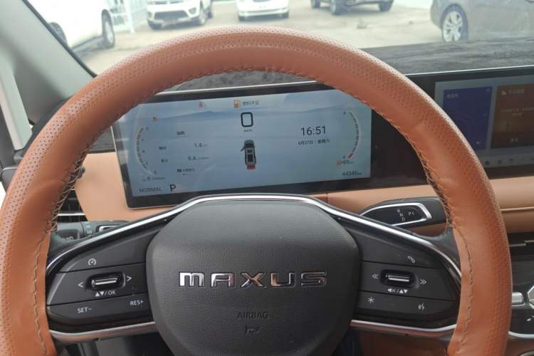 Used SAIC MAXUS G10 2025 MAX 2.0T Automatic Flagship Edition Gasoline 7-Seater Instrument Cluster