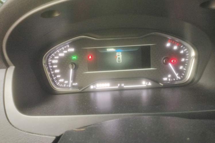 Used SAIC MAXUS G10 2025 2.0T Manual Multi-Function Version Diesel 9 Seats Instrument Cluster