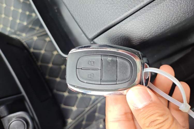 Used SAIC MAXUS G10 2025 MAX 2.0T Automatic Luxury Edition Diesel 7-Seater Interior 1