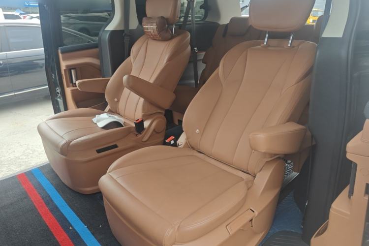 Used SAIC MAXUS G10 2025 MAX 2.0T Automatic Flagship Edition Gasoline 7-Seater Interior 4