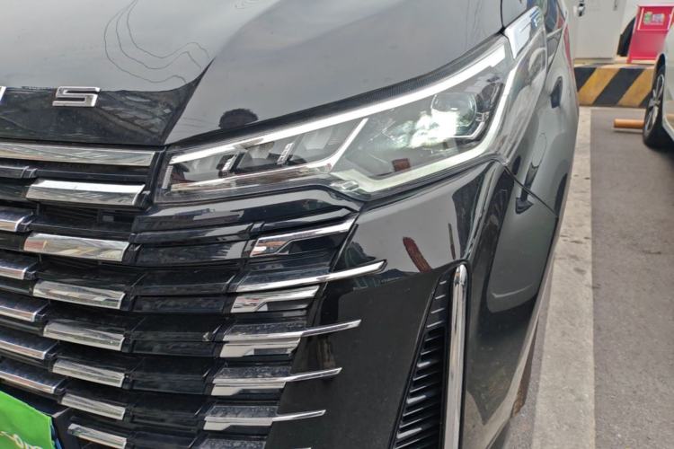 Used SAIC MAXUS G10 2025 MAX 2.0T Automatic Luxury Edition Diesel 7-Seater Left Front Headlight
