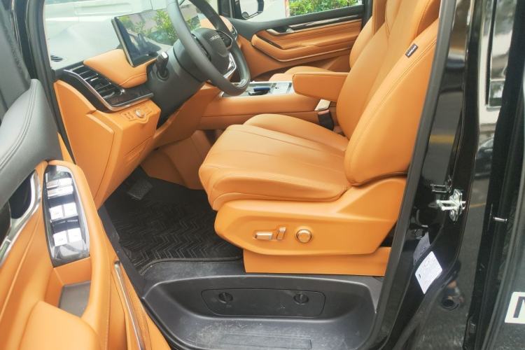 Used SAIC MAXUS G10 2025 MAX 2.0T Automatic Flagship Edition Gasoline 7-Seater Left Front Seat