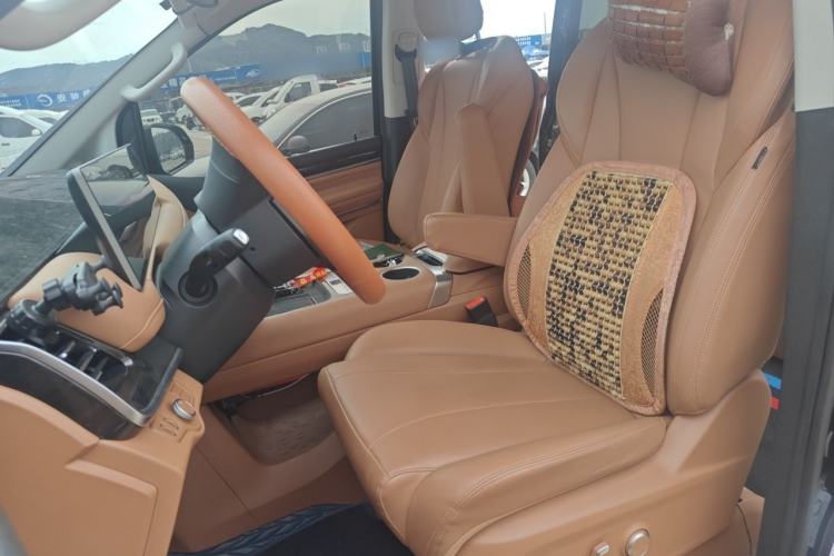 Used SAIC MAXUS G10 2025 MAX 2.0T Automatic Flagship Edition Gasoline 7-Seater Left Front Seat