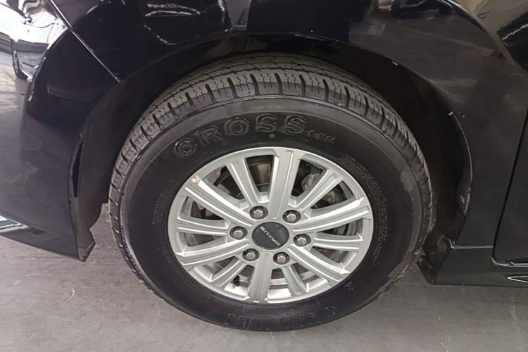 Used SAIC MAXUS G10 2025 MAX 2.0T Automatic Executive Edition Gasoline 7-Seater Left Front Wheel Hub