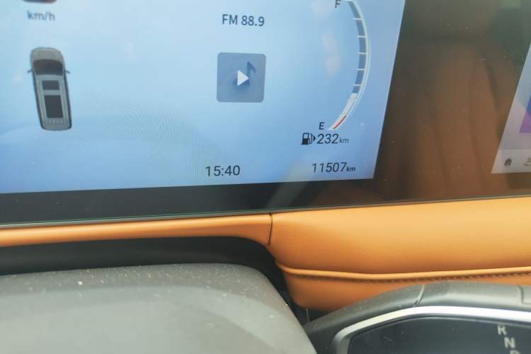 Used SAIC MAXUS G10 2025 MAX 2.0T Automatic Flagship Edition Gasoline 7-Seater Odometer Close Up