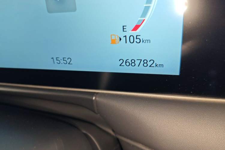 Used SAIC MAXUS G10 2025 MAX 2.0T Automatic Luxury Edition Diesel 7-Seater Odometer Close Up