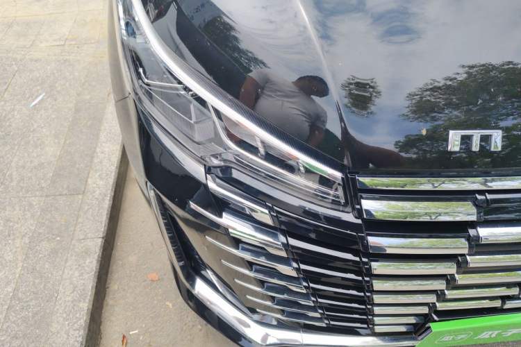 Used SAIC MAXUS G10 2025 MAX 2.0T Automatic Luxury Edition Diesel 7-Seater Right Front Headlight