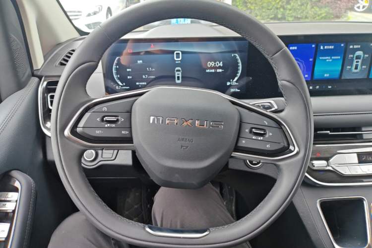 Used SAIC MAXUS G10 2025 MAX 2.0T Automatic Luxury Edition Diesel 7-Seater Steering Wheel