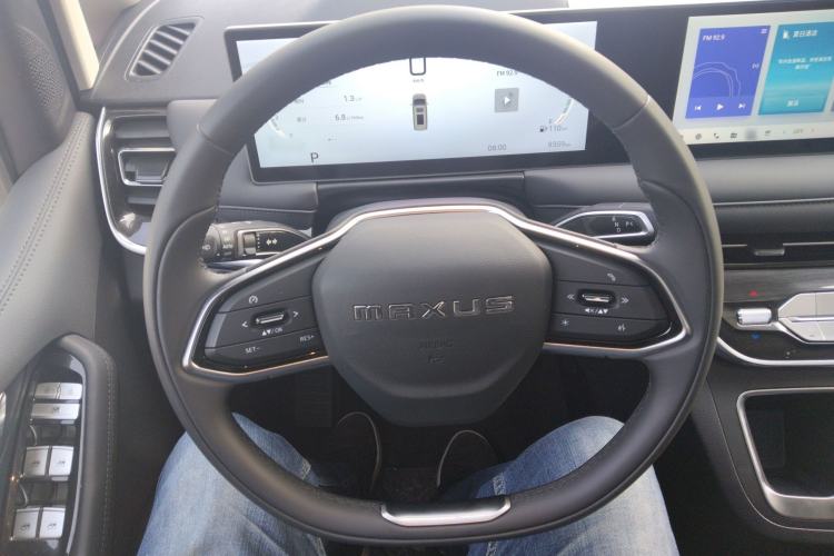 Used SAIC MAXUS G10 2025 MAX 2.0T Automatic Luxury Edition Diesel 7-Seater Steering Wheel