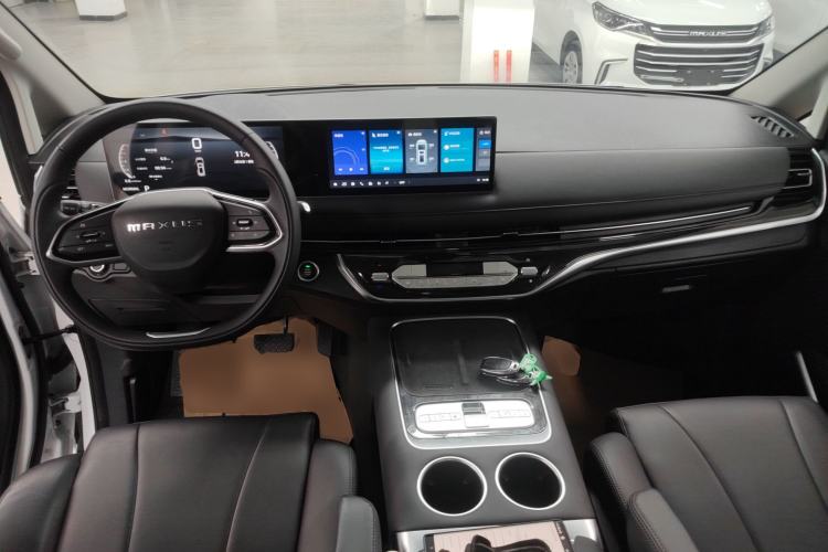 Used SAIC MAXUS G10 2025 MAX 2.0T Automatic Flagship Edition Gasoline 7-Seater Center Console